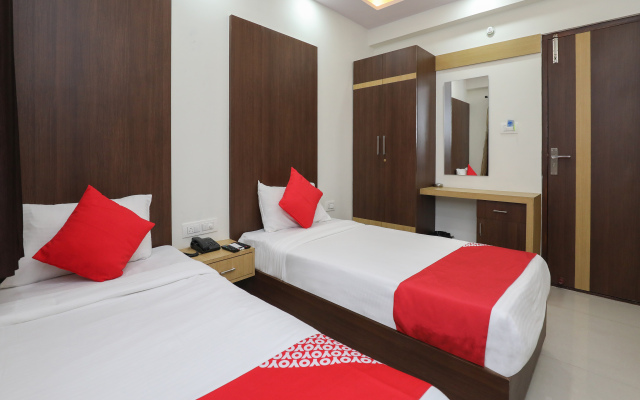 OYO 12544 Varcity Twin Towers