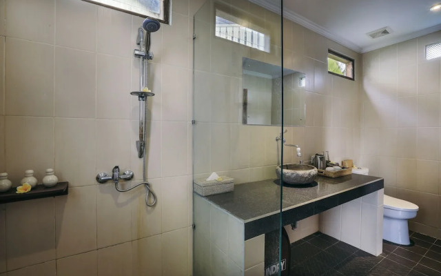 Ubud Glassy Villa by Pramana Villas