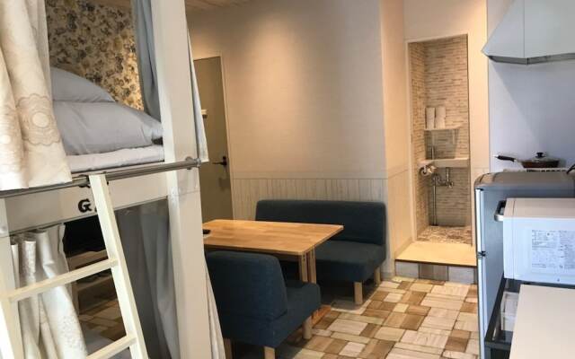 Guesthouse Akashi Hikaria - Hostel
