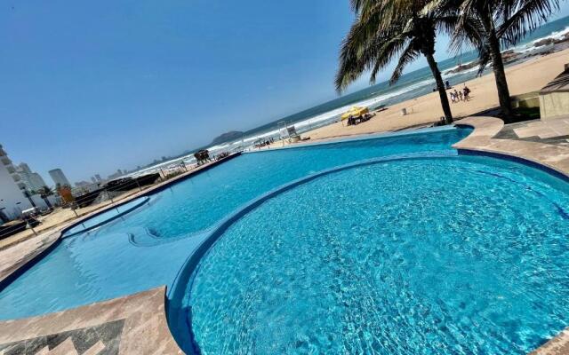 Casa turquesa pie de playa Mazatlan (Brujas)