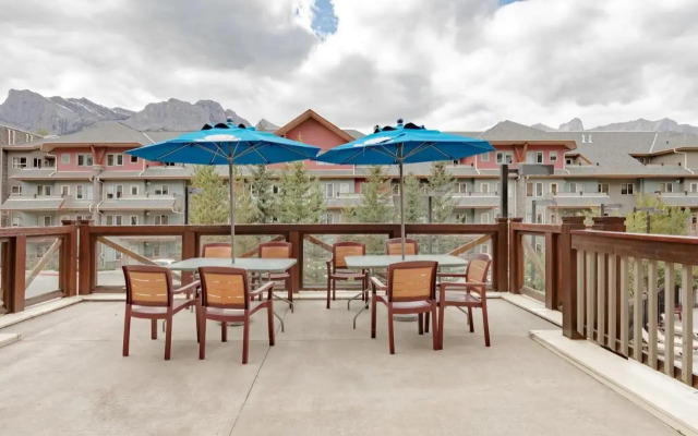 Modern Nordic 2 Bedroom Mountain View Condo