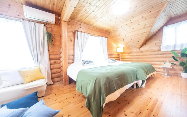 Awaji Large Log House in Goshiki 2