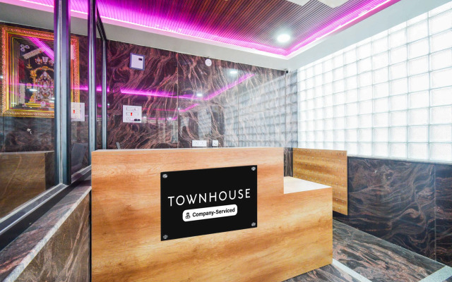 Super Townhouse Kokapet Near GAR