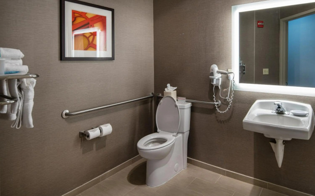 Holiday Inn Express & Suites Santa Clara by IHG