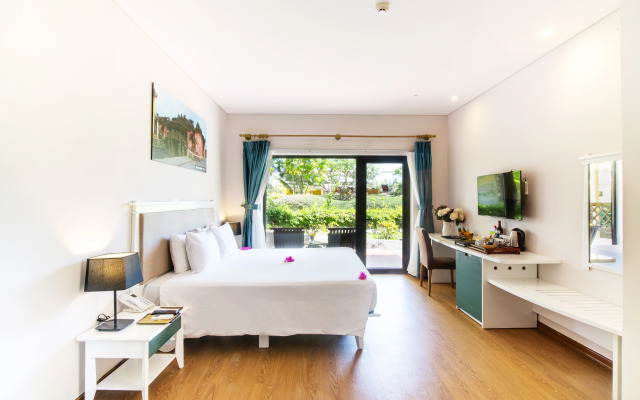 Sandy Beach Non Nuoc Resort