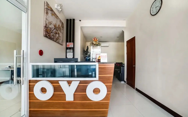 OYO 256 Sakura Suites