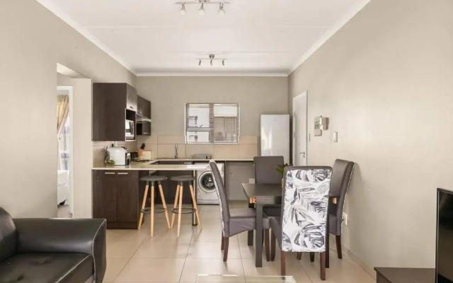 Lovely 2 bedroom apartment with modern finishes