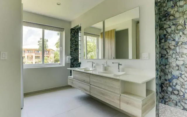 The Villas at Cocoplum