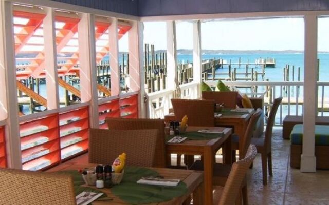 Romora Bay Resort & Marina