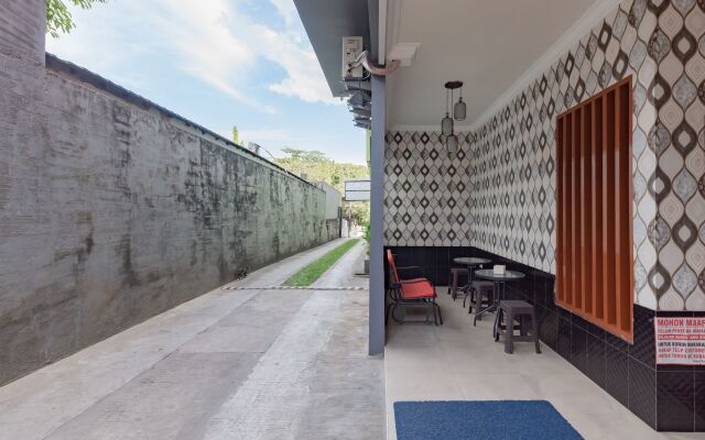 RedDoorz @ Pahlawan Street