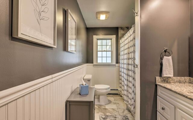 Mattituck Home w/ Fireplaces - Near Wineries