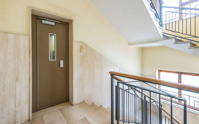 Colonna Classic Style Apartment