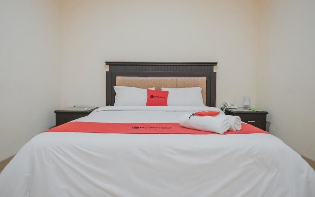 RedDoorz Premium @ Jalan Pal 10 Jambi – Guest Rooms – Jambi
