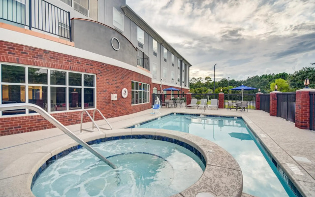 Holiday Inn Express & Suites Foley by IHG