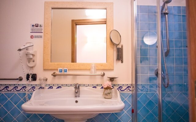 TH Le Castella - Baia degli Dei Village