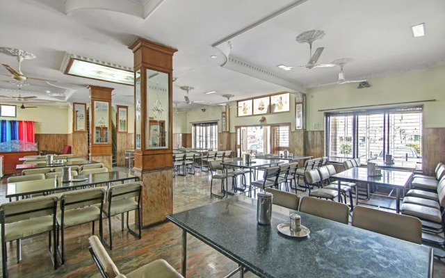 OYO 29039 Hotel Jyothi International