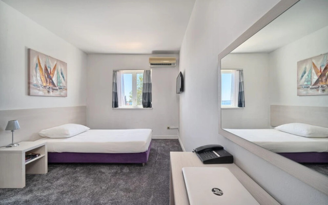 Aqua Guestrooms Kastela