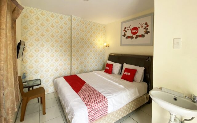 Dom Residence by OYO Rooms