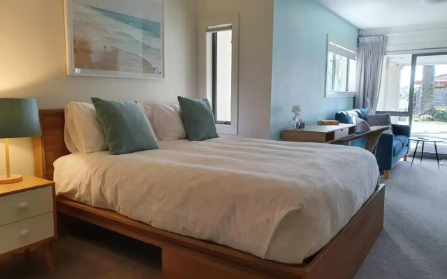 Peaceful Mount Studio Moments to Beach & Downtown