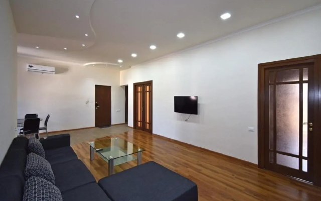 Tumanyan street 3 bedroom Deluxe apartment with Large Balcony TM662