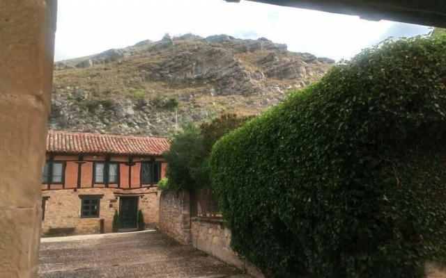 Posada Santa Maria La Real