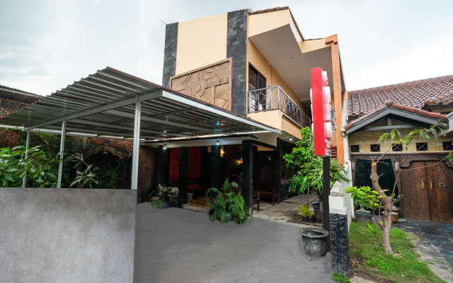 Super OYO 2285 Art Guest House Syariah