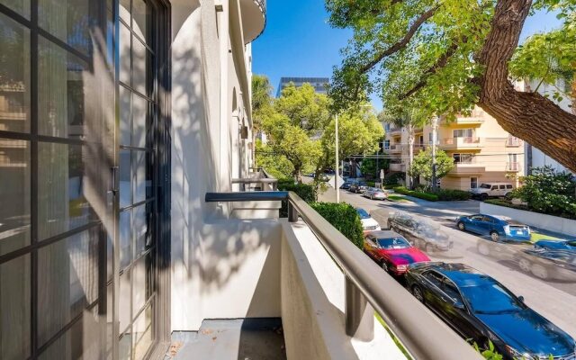 Gorgeous Beverly Hills/Weho - 2BR/Bath - 2 Free Parking Spots! (BW-1)