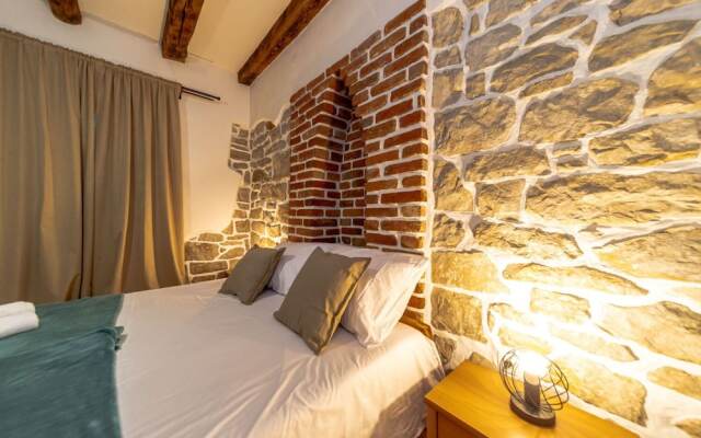 Galic - Stylish Getaway - H