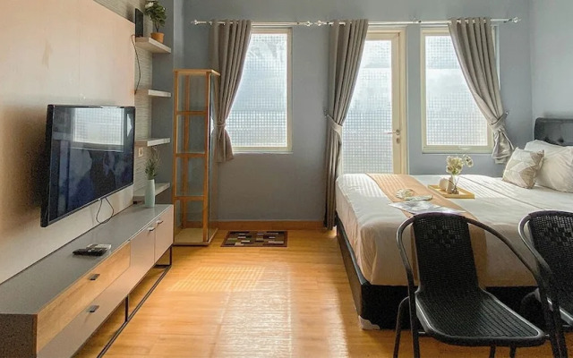 Warm and Cozy Studio at Sentul Tower Apartment