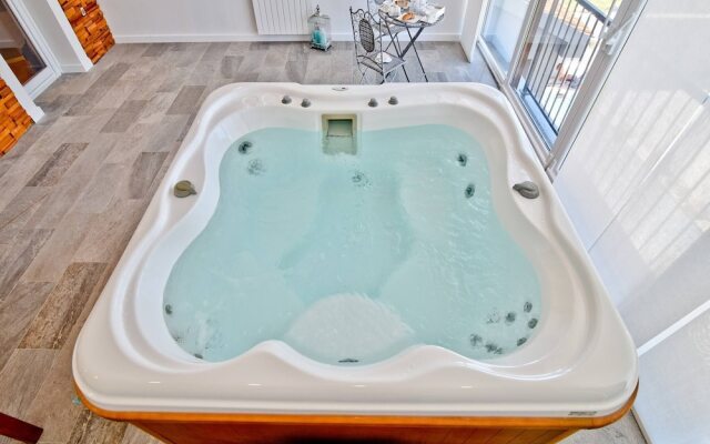 Superior 4 Villa Antea With Pool Jacuzzi, Zadar