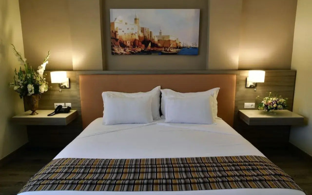 Naya Hotel