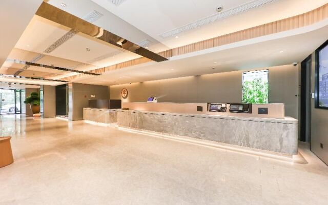 Ji Hotel Shanghai Xujiahui Caobao Road Subway Stat