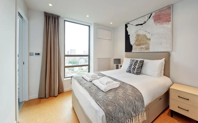 Sensational Two-bedroom Apartment in East London