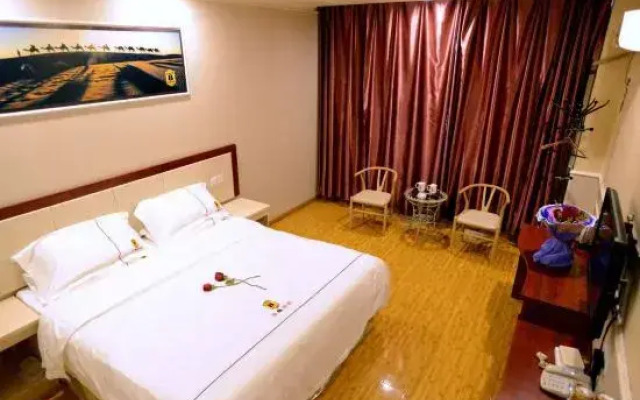 Super 8 Hotel (Korla Tianshan West Road)