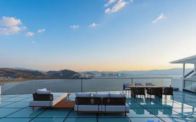 Dali  Hillside Sea View Resort