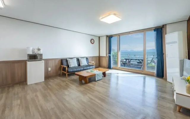 Yeosu Eoneumeosjinnal Pension