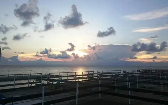 Дом Над Водой