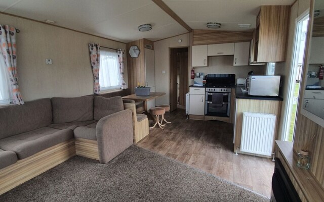St Osyth- Sleeps8-freeparking-wifi-holidaypark