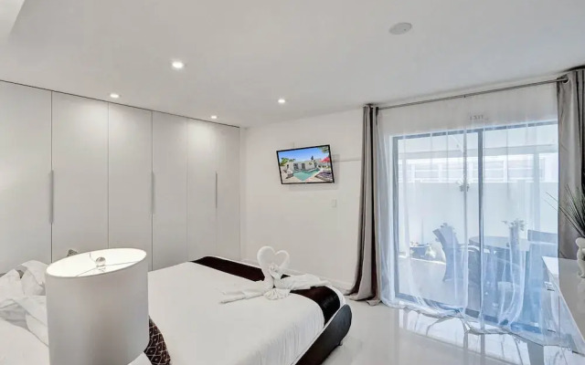 Heated Private Pool 4BR Modern home