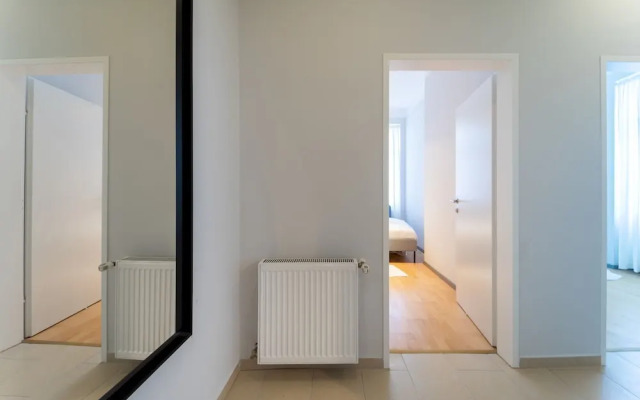 Beautiful and Sunny 2bdr Apartment