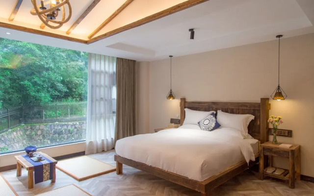 Puer Xiangtu Story Manor