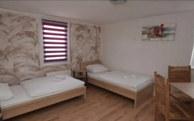 AB Apartment 83