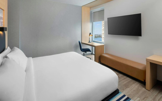 Aloft Tampa Downtown