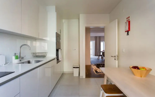 JOIVY Chic 1-bed flat, moments to Rato subway