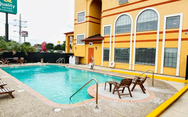 Quality Suites San Antonio