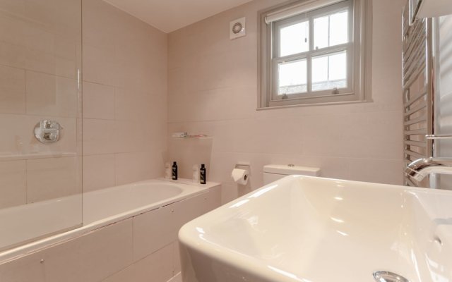 Cosy Brixton House With Great Transport Links