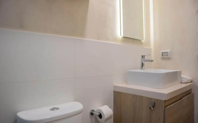 w Flawless 3BR w Balcony in Miraflores