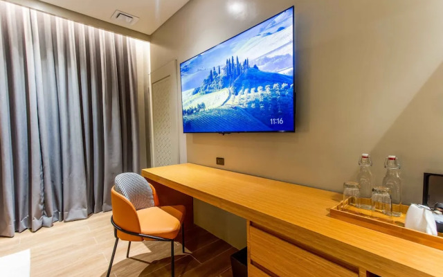 Brittany Hotel Villar City