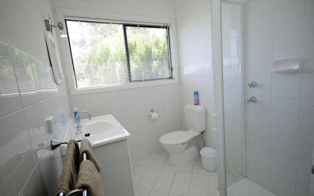 Boats And Bedzzz & Renmark River Villas