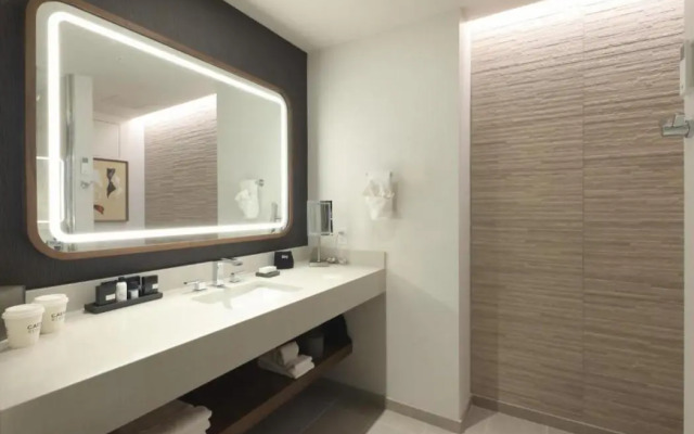 Caesars Republic Scottsdale, a Hilton Hotel